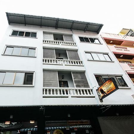 Oyo 244 Roar Inn Patong מראה חיצוני תמונה