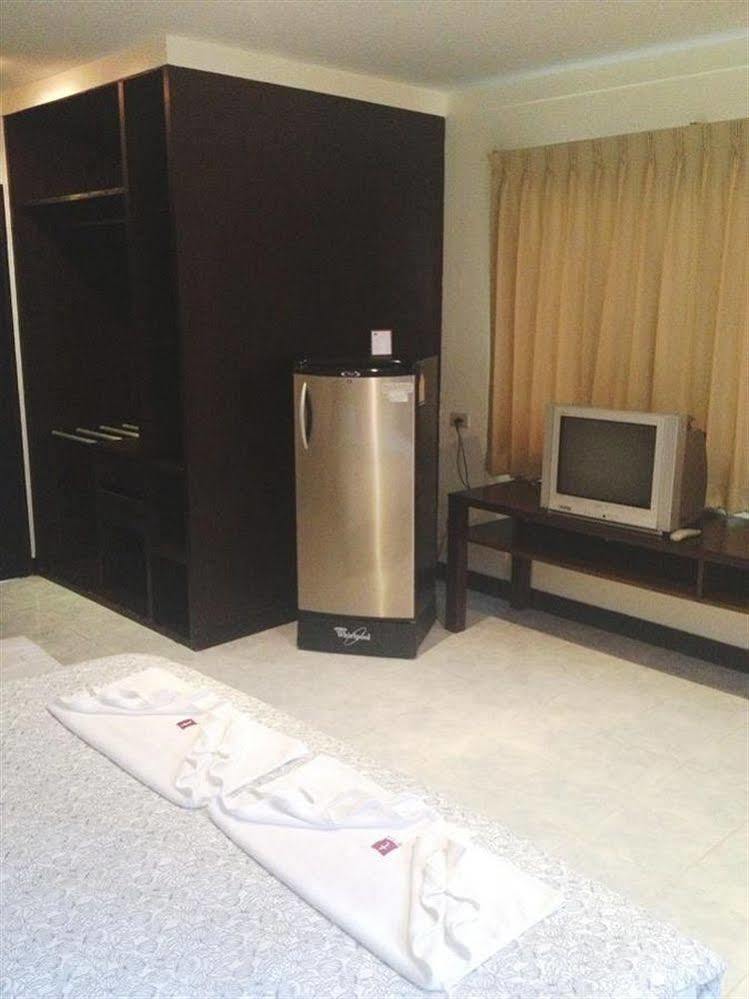 Oyo 244 Roar Inn Patong מראה חיצוני תמונה