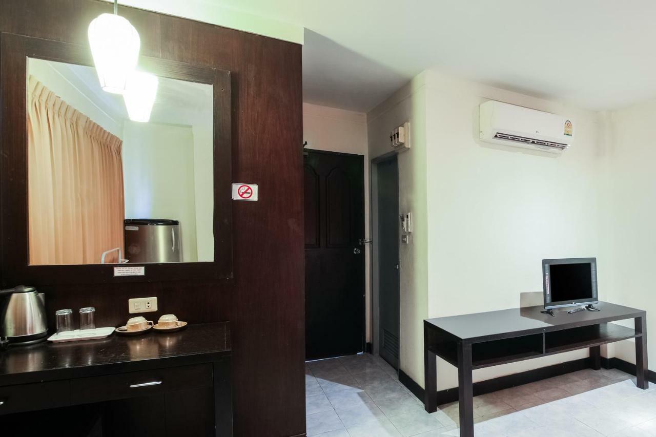Oyo 244 Roar Inn Patong מראה חיצוני תמונה